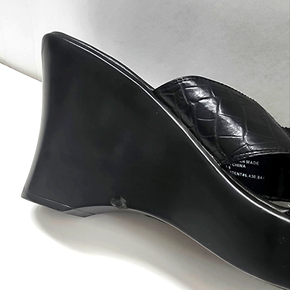 A.N.A Criss Cross Strap Black Open Toe Wedge Mule Sandals Size 9M - Picture 12 of 12